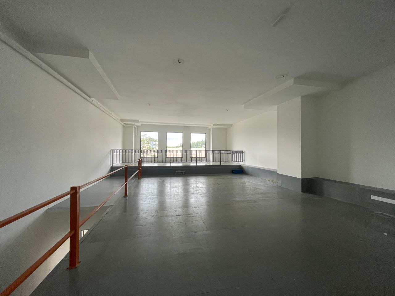 1 And Half Sty Retail Shop Seri Kembangan - photo 3