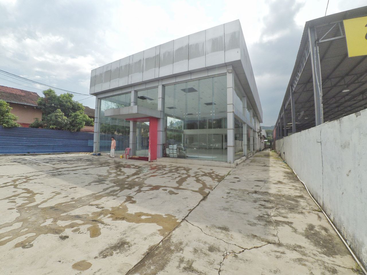 Car Showroom Mrr2 Ampang Jaya - photo 2