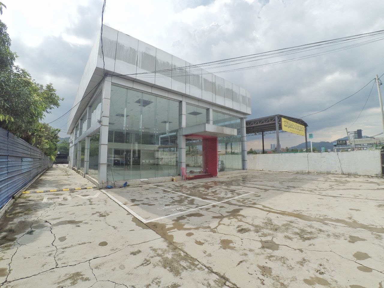 Car Showroom Mrr2 Ampang Jaya - photo 3