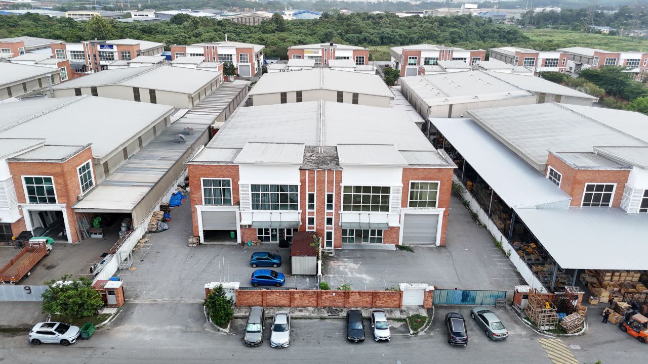 Gated Guarded Semi D Factory Rawang - photo 3