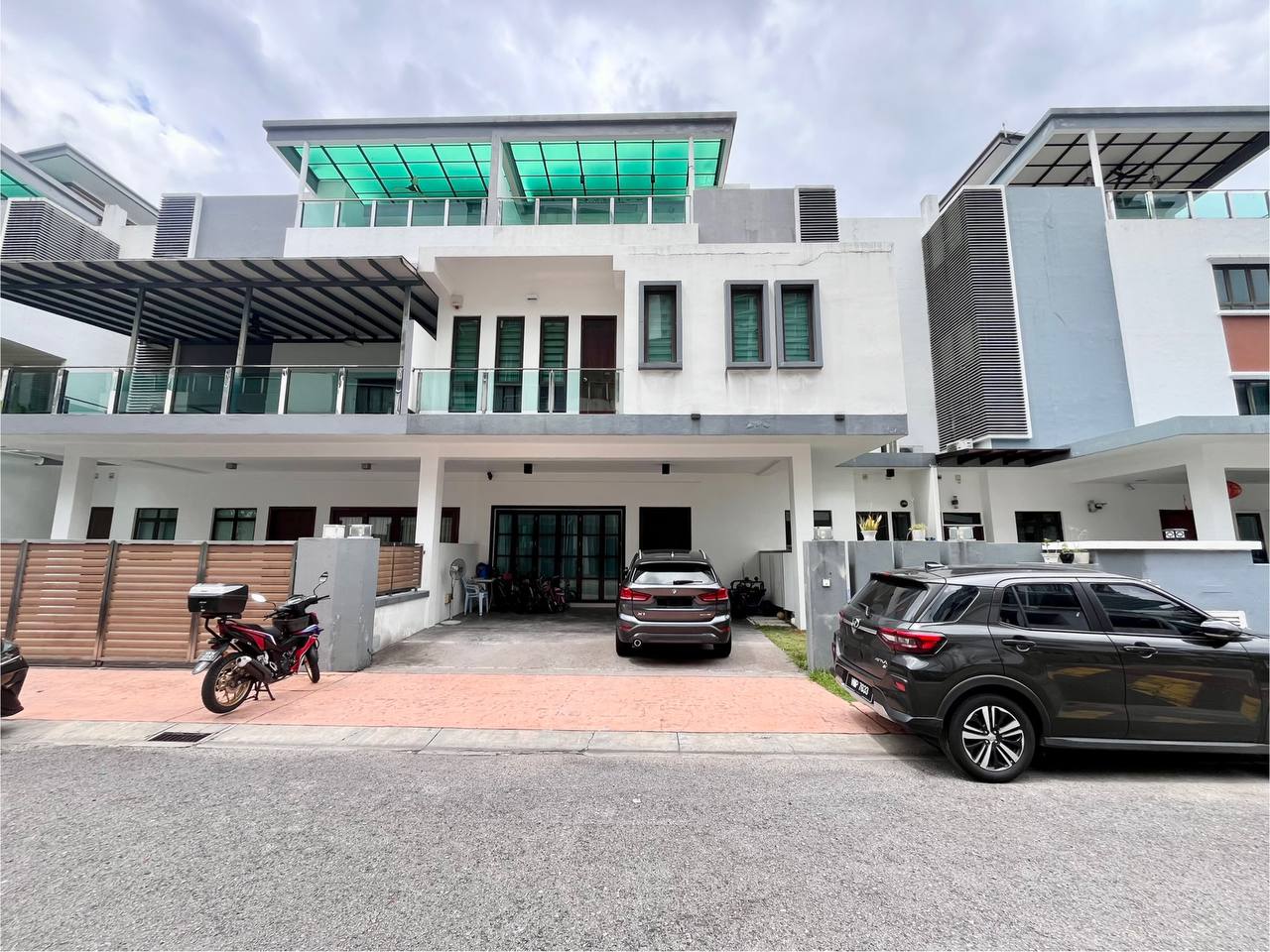 Renovated 3 And Half Sty Superlink Ampang Jaya