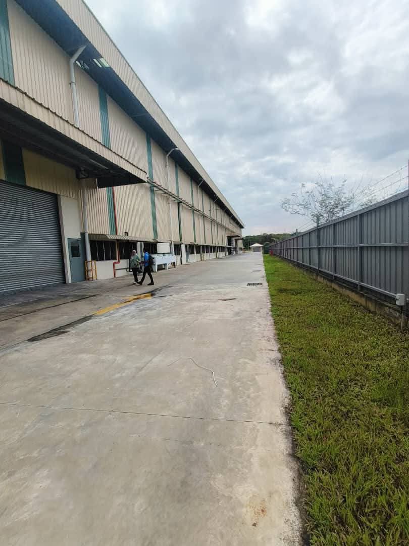 Huge Industrial Warehouse for Rent in Klang - photo 3