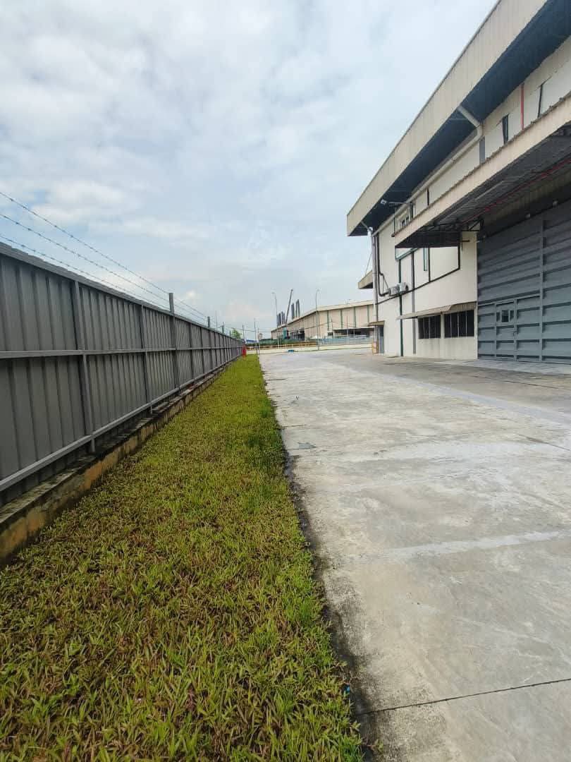 Huge Industrial Warehouse for Rent in Klang - photo 4
