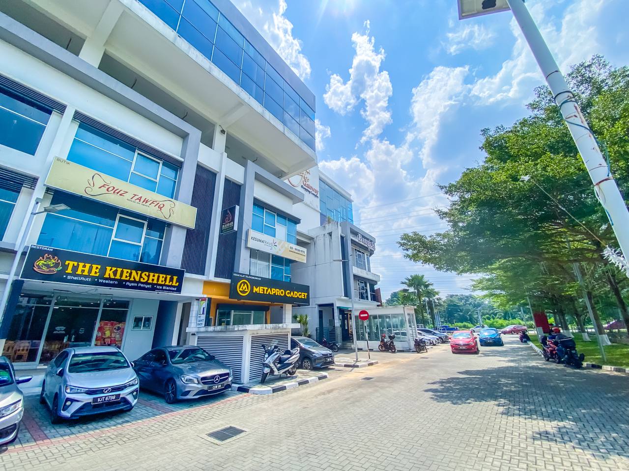 3 Sty Shoplot Bandar Baru Bangi - photo 2