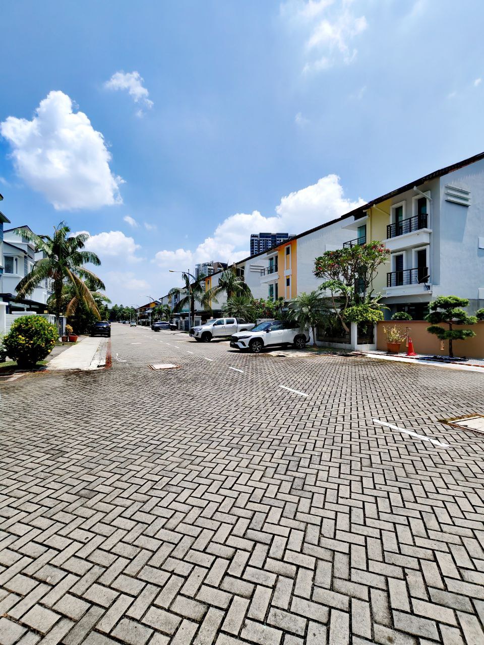 Corner Lot Bungalow 2 Sty Putra Heights - photo 2