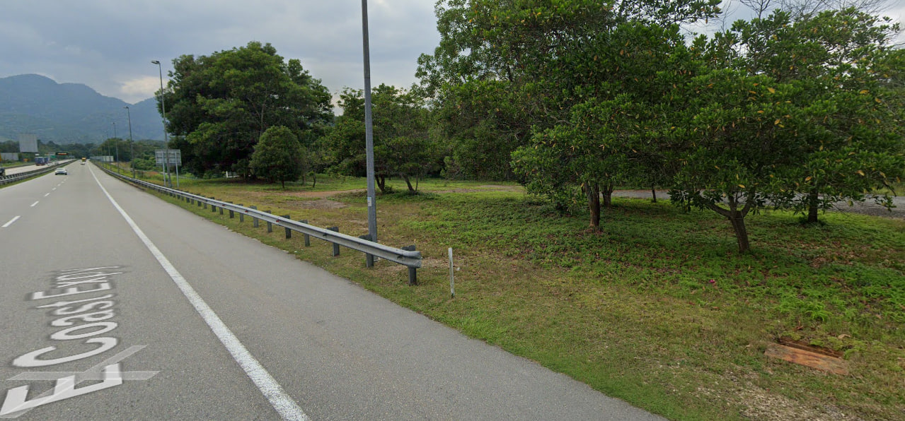 Besides Karak Highway Oil Palm Land Pahang - photo 4
