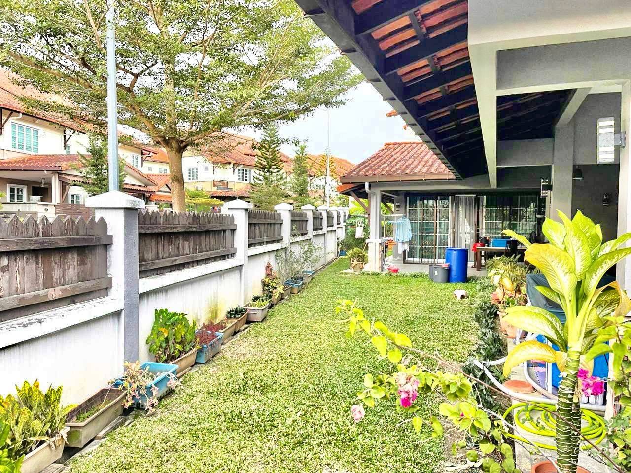 Corner Lot Semi D Avenue Lake Valley Cheras - photo 7