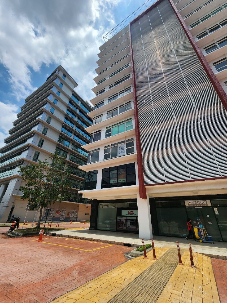 Corner Ground Floor Shoplot Oasis Square Damansara - photo 9