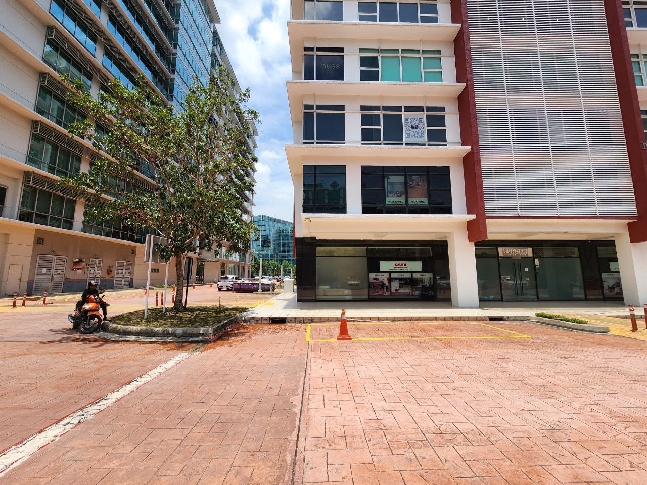 Corner Ground Floor Shoplot Oasis Square Damansara - photo 10