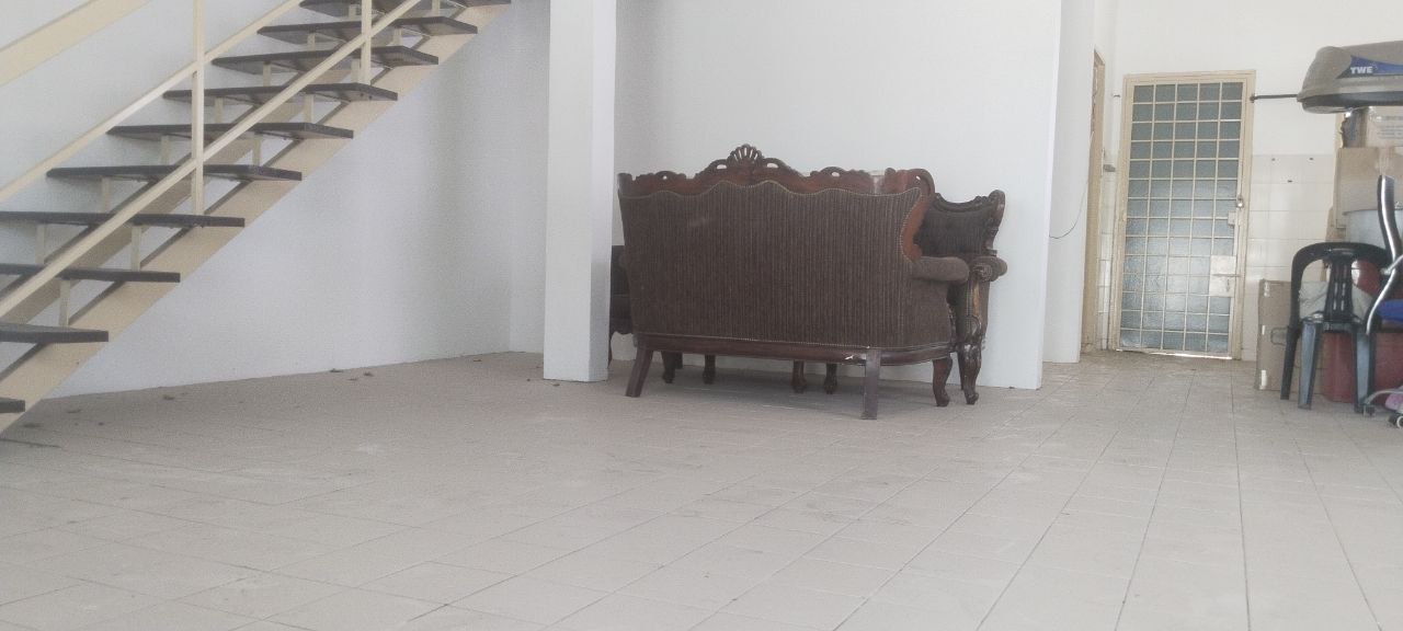 End Lot 2 Sty Teres Taman Balakong Jaya Selangor - photo 3