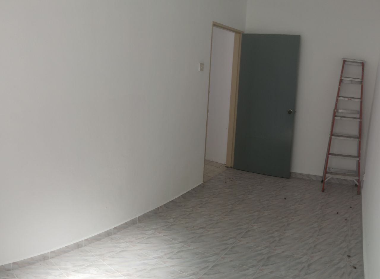 End Lot 2 Sty Teres Taman Balakong Jaya Selangor - photo 11