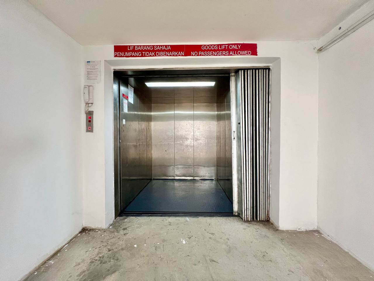 2 And Half Sty Semi D Warehouse Seri Kembangan - photo 8