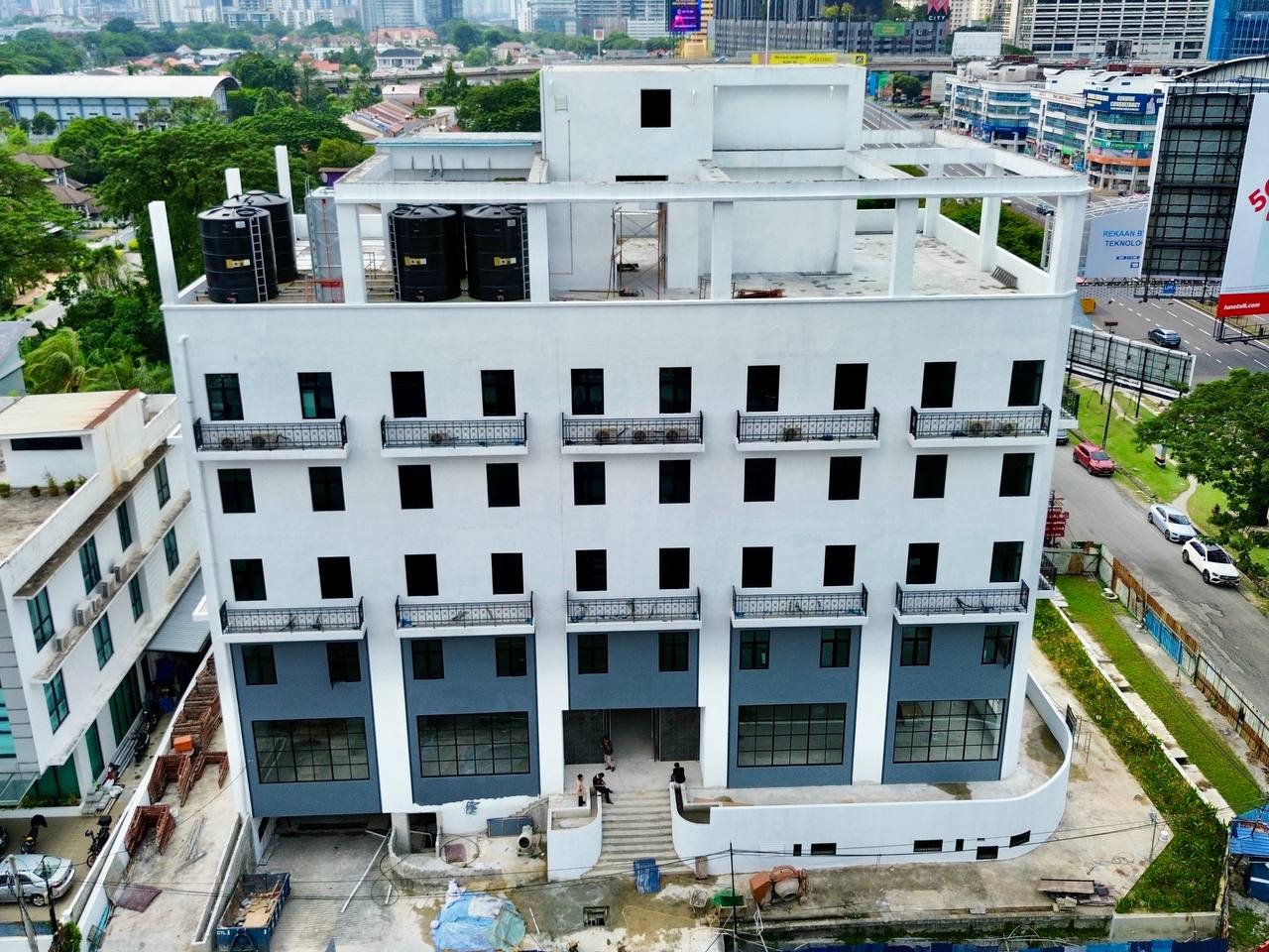 6 Sty Shoplot Hotel Taman Ampang Utama - photo 2