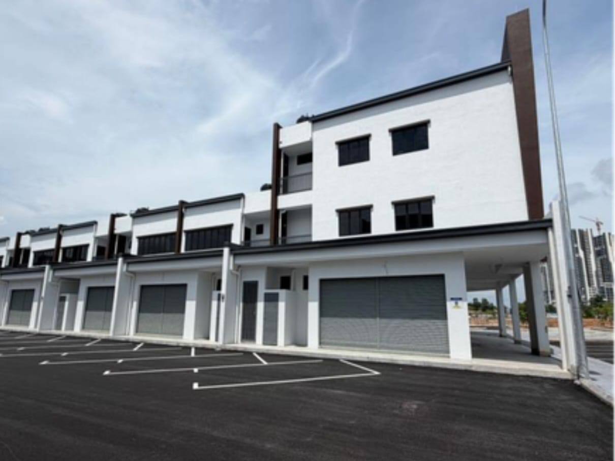 3 Sty Corner Unit Shop lot Semenyih - photo 7