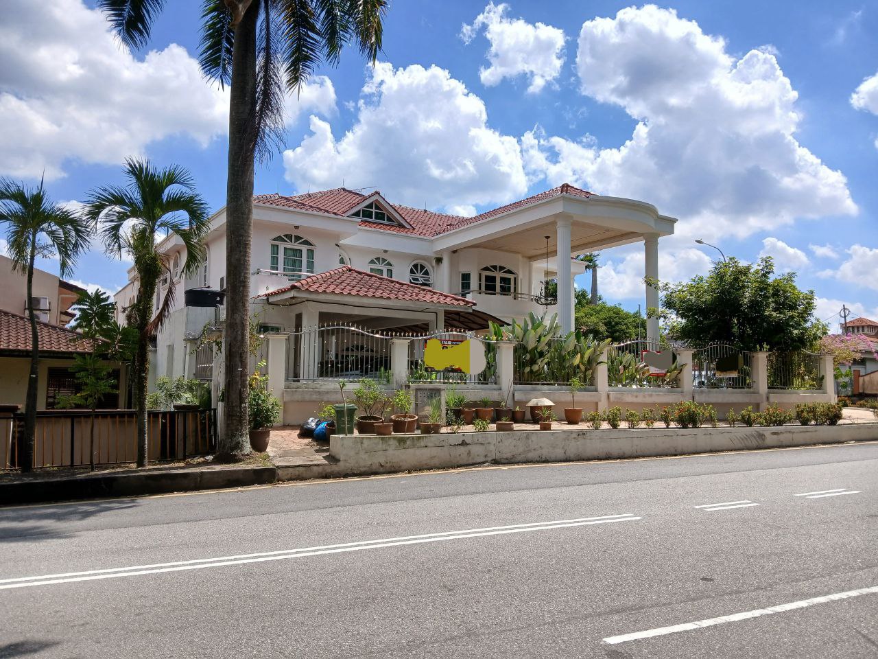 Corner Bungalow TTDI Jalan Aminuddin Baki KL - photo 4