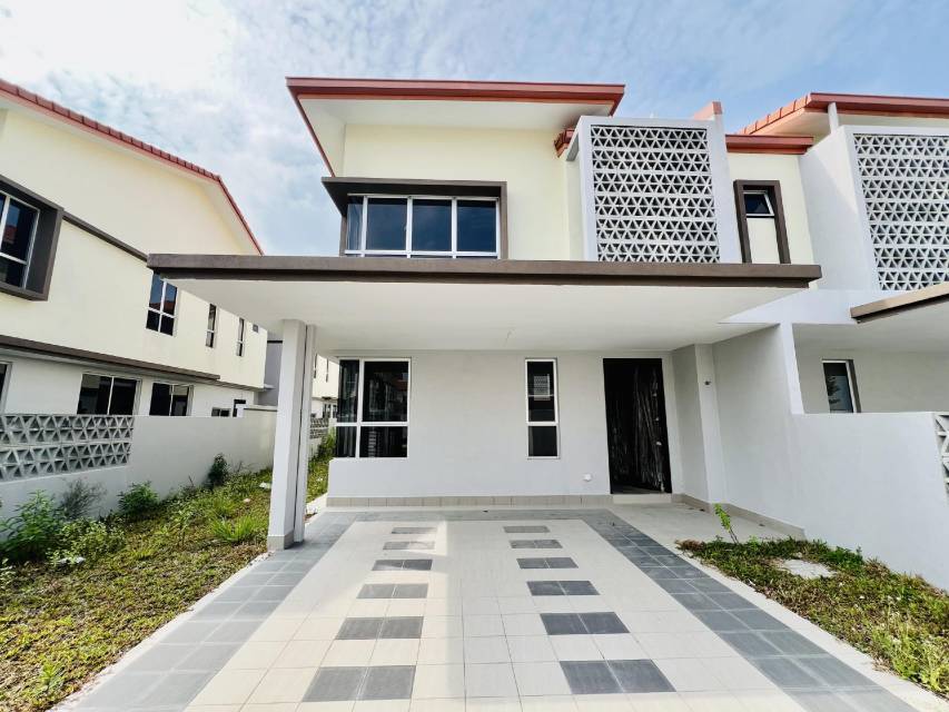 Semi D Cluster 2 Storey Caralyn Bangi
