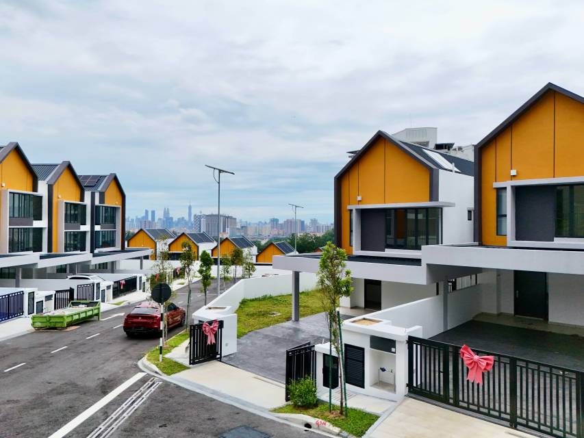 3 Storey Superlink House Desa Melawati KL - photo 8