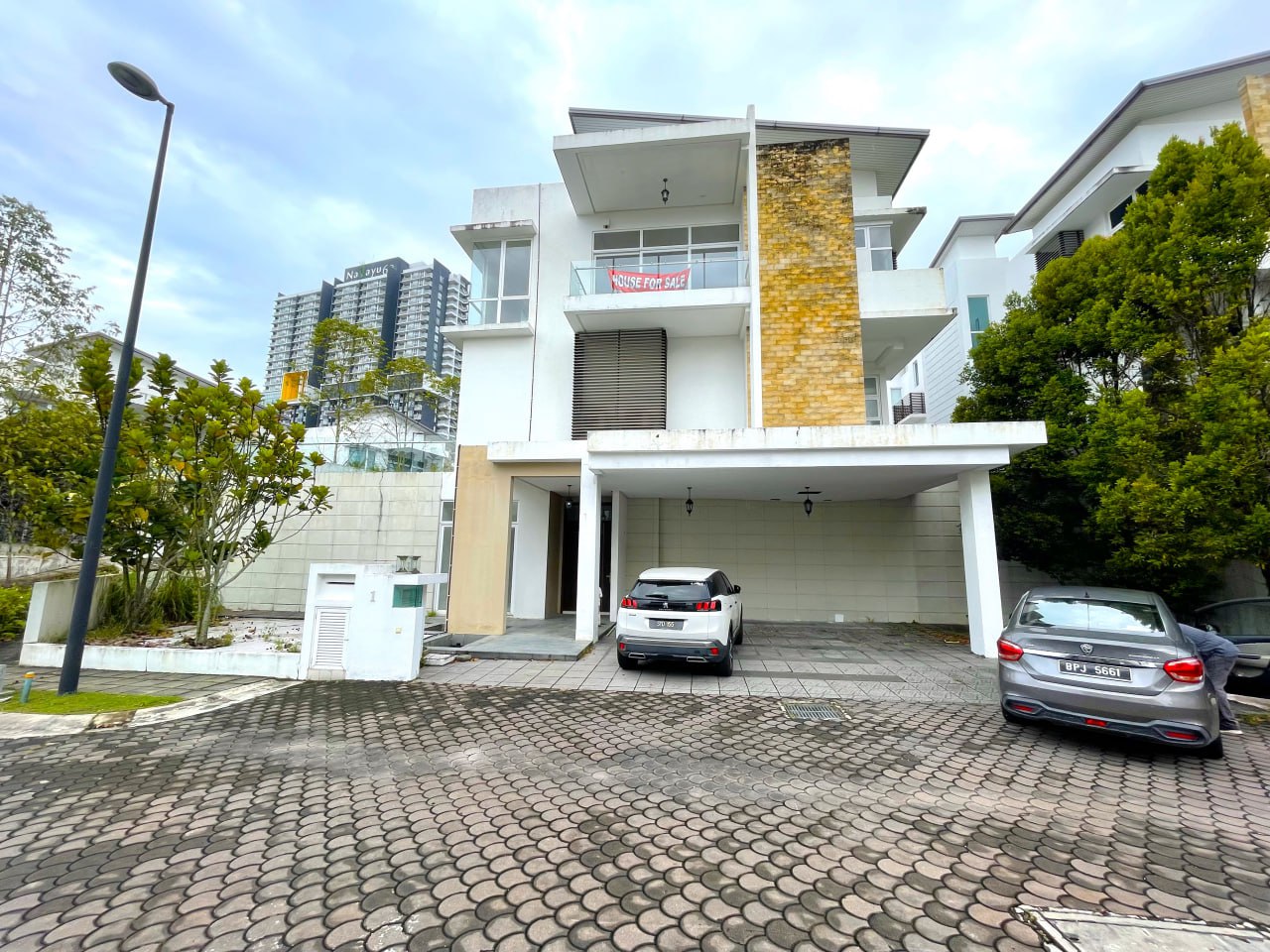 3 Storey Bungalow Sunway Rydgeway Melawati - photo 1