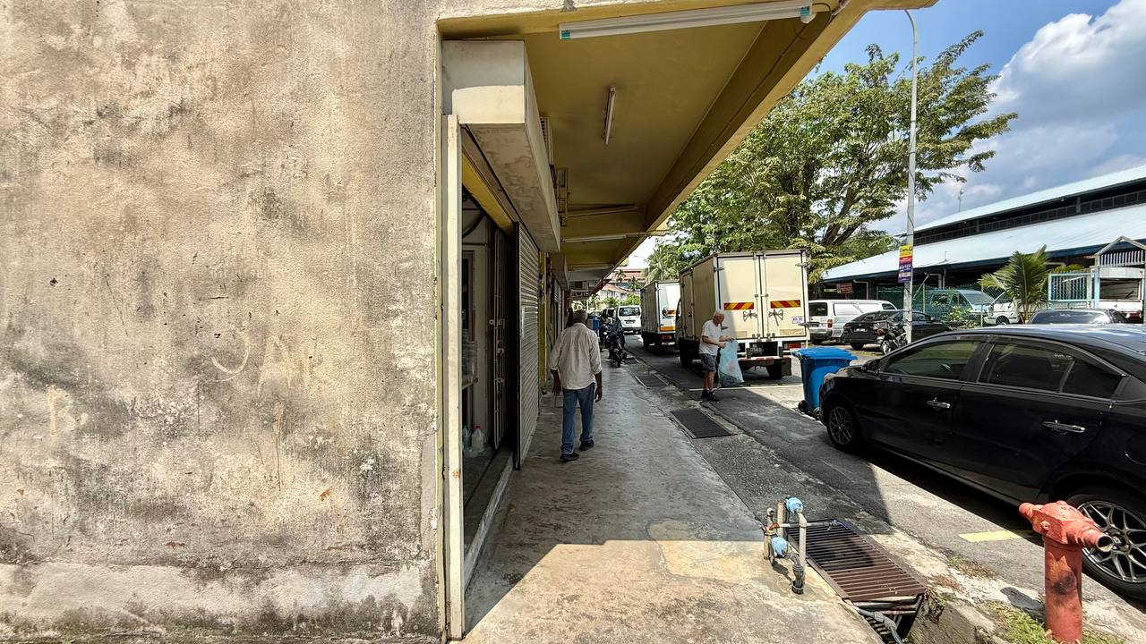 3 Storey Shop Lot Taman Nirwana Ampang - photo 3