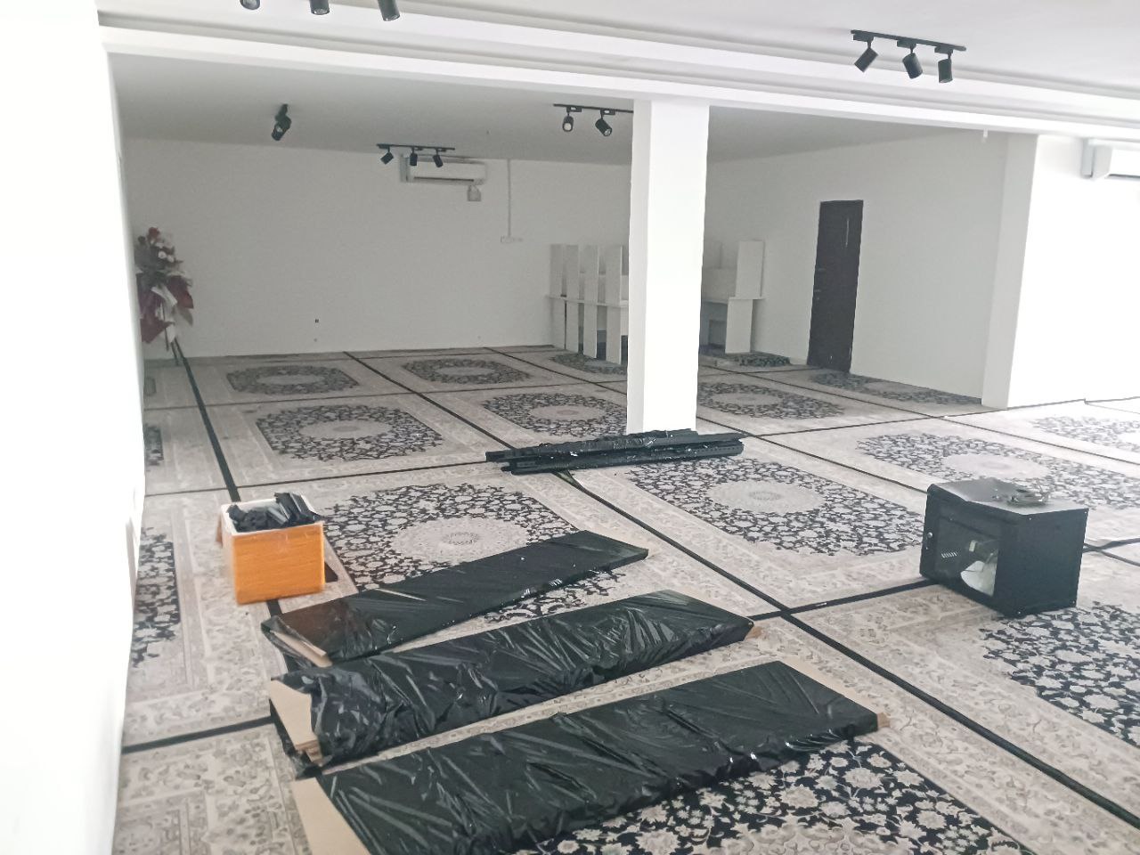 Ground Floor Shoplot Seri Kembangan For Rent - photo 4