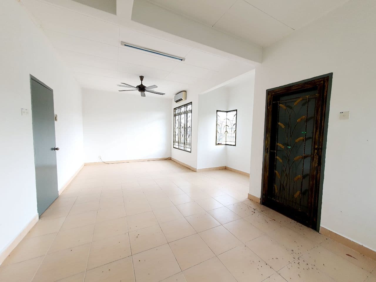 3 Sty Semi-D Corner Taman KIPARK Puchong - photo 4