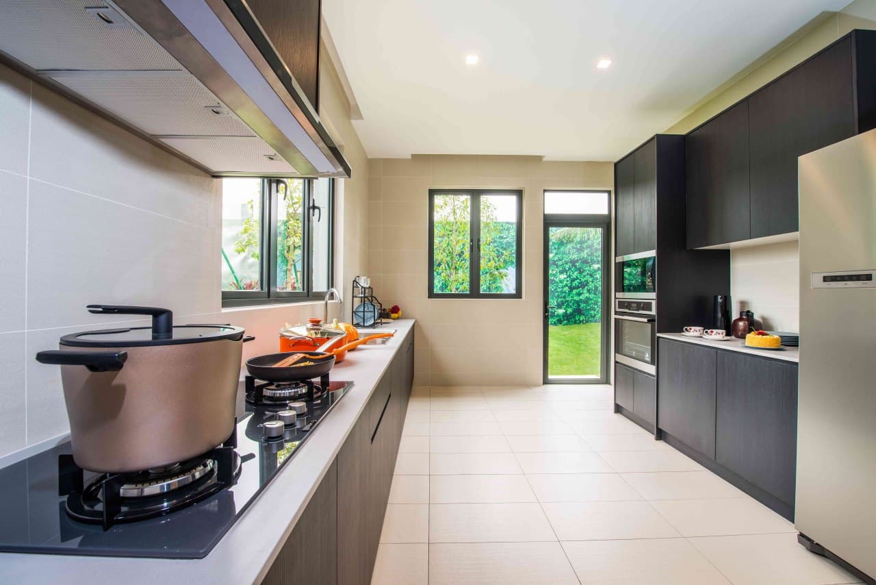 FREEHOLD Brand New 2 Storey Link Homes - photo 3
