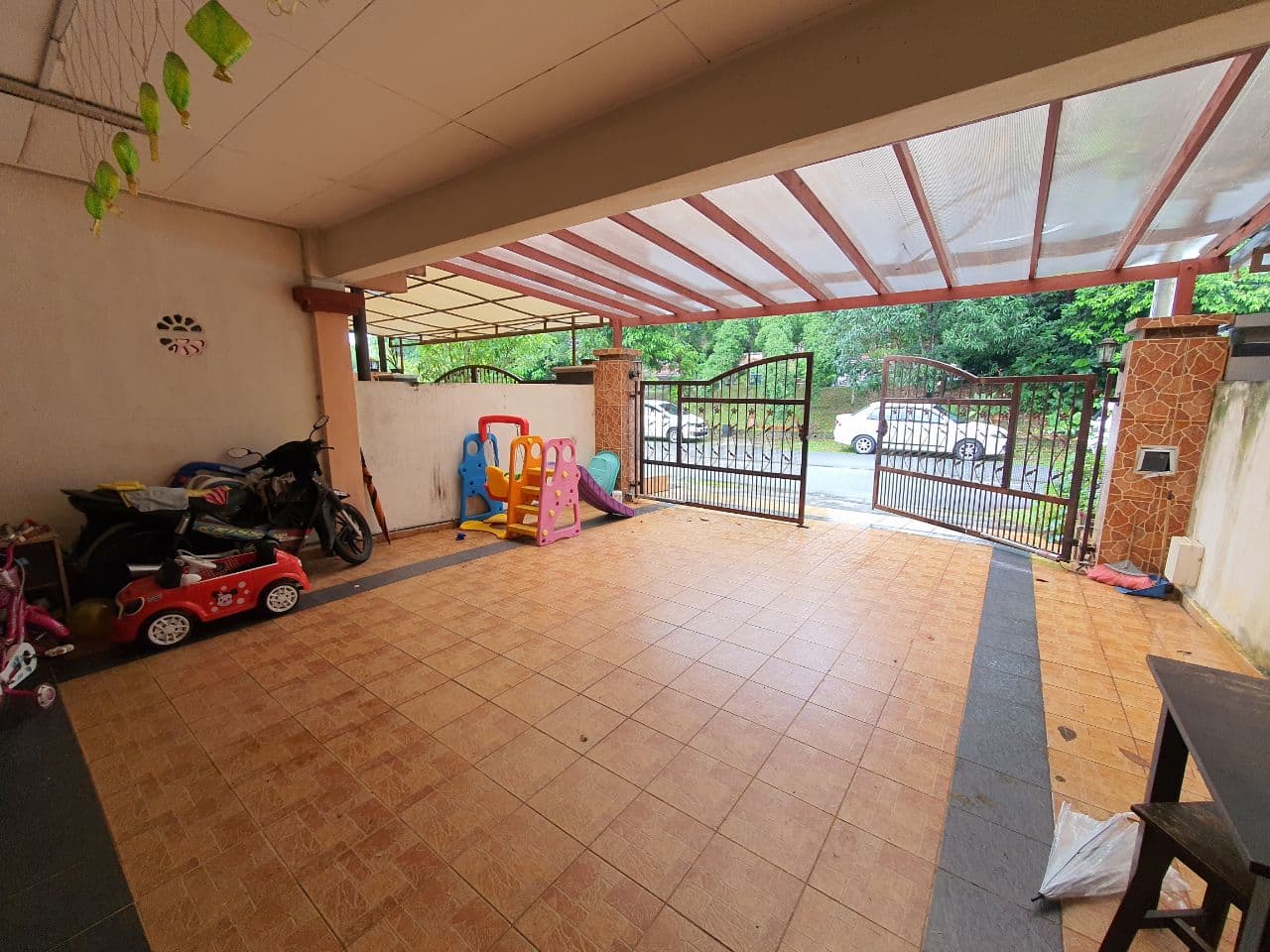 FACING OPEN Double Storey Terrace Prima Saujana - photo 2