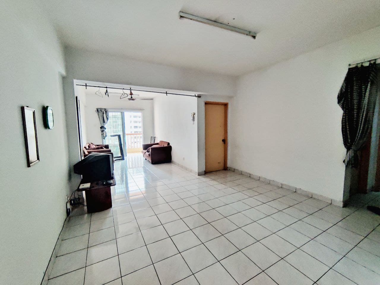 Freehold 3R2B 1045sf Sri Lavender Apartment