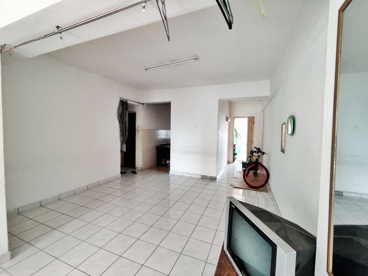 Freehold 3R2B 1045sf Sri Lavender Apartment - photo 2