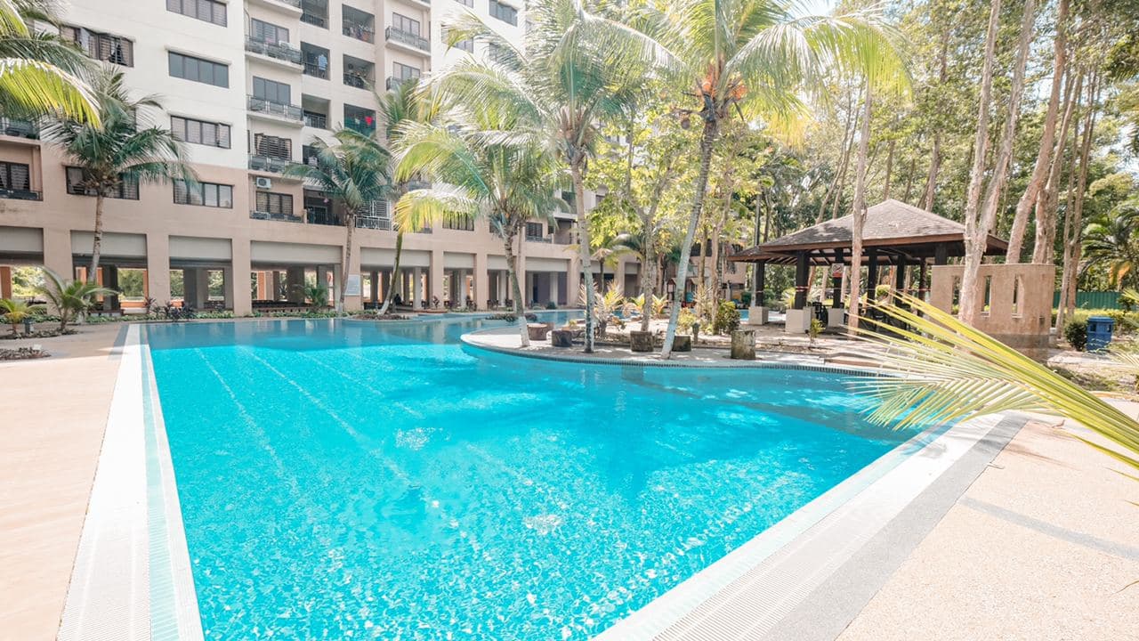 Vacant Freehold 3R2B Kristal Villa Condo - photo 2