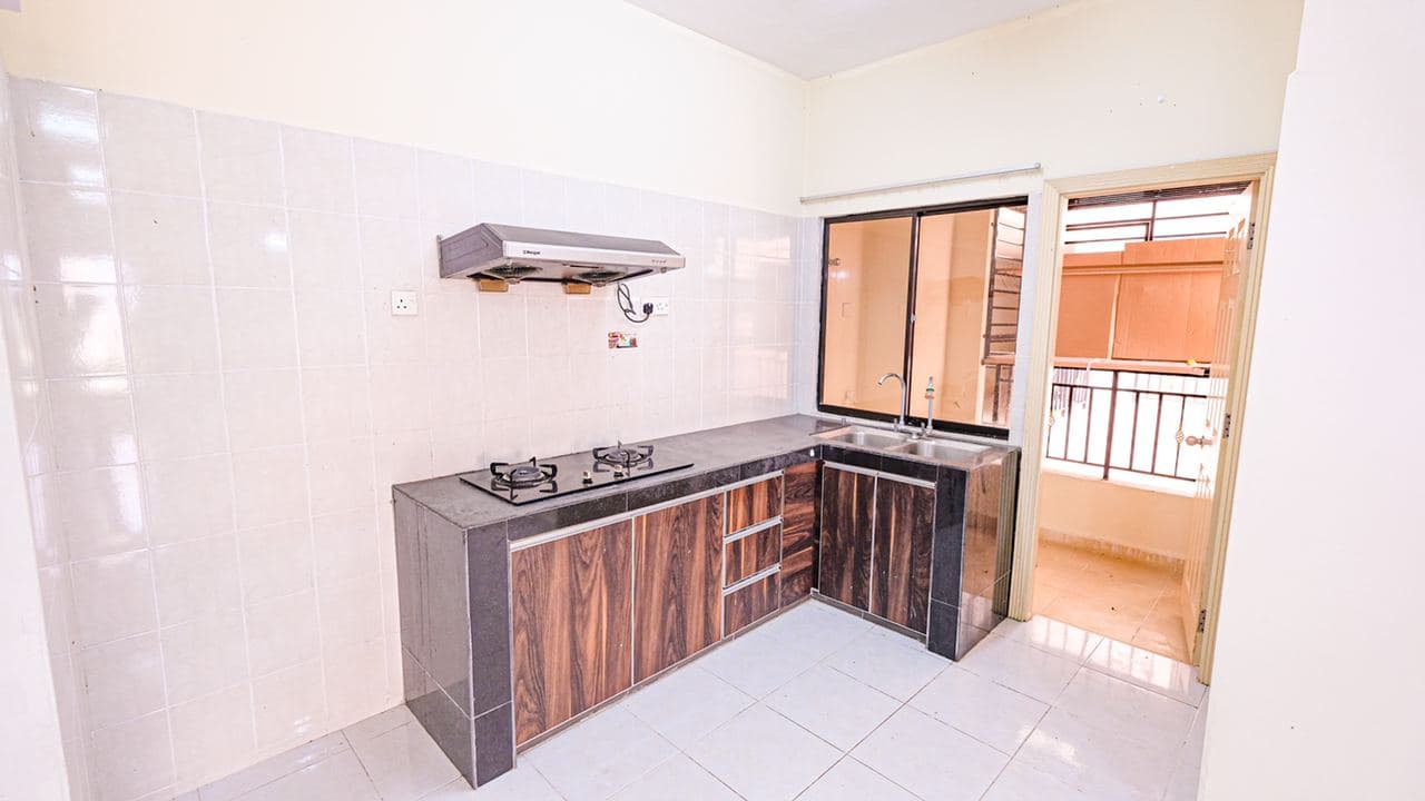 Vacant Freehold 3R2B Kristal Villa Condo - photo 4