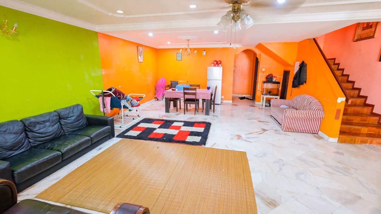 Renovated extended 2 storey in Tmn Saujana Puchong