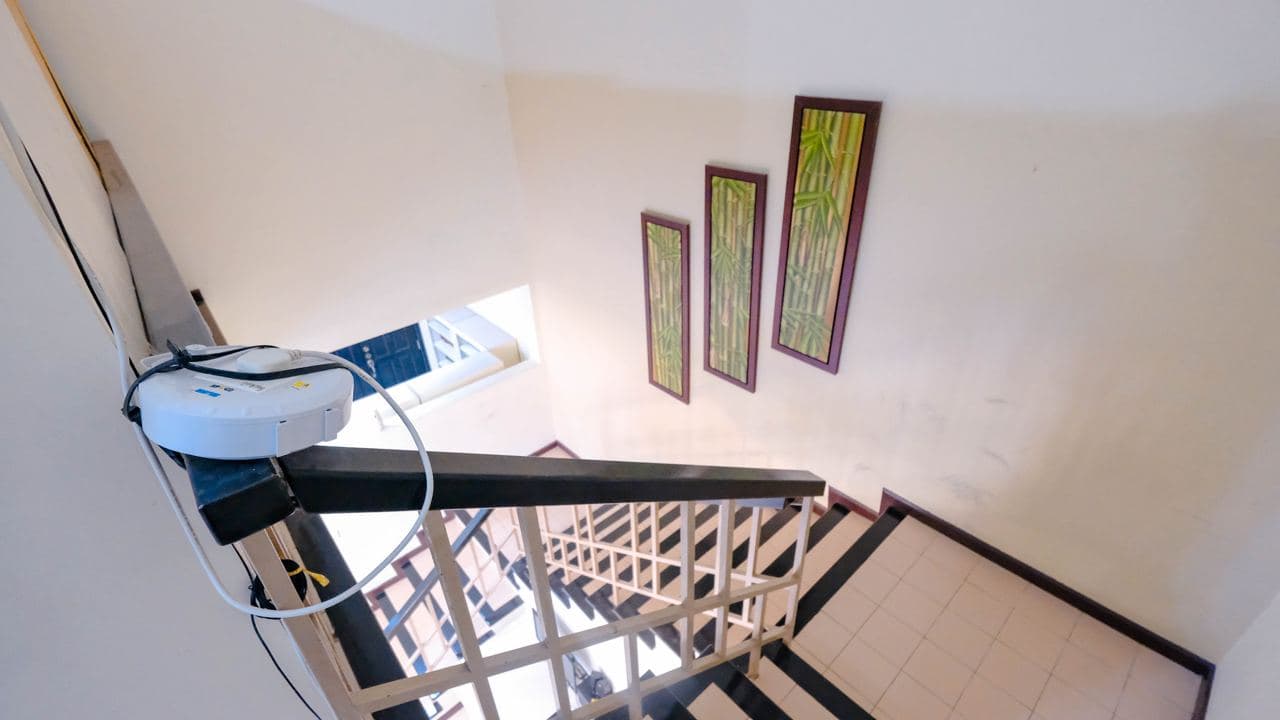 Freehold Corner Unit 2 Storey Beside Playground - photo 6