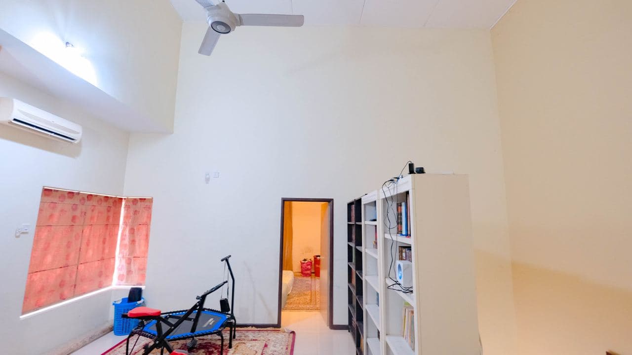 Freehold Corner Unit 2 Storey Beside Playground - photo 8