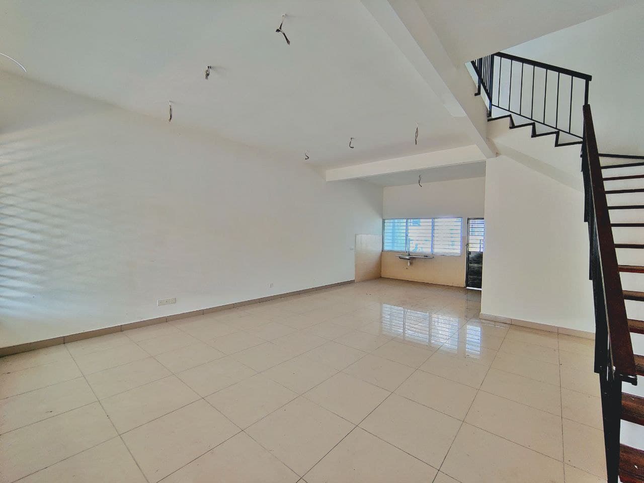 Vacant Freehold 2 Stry Terrace Semenyih Parklands - photo 3