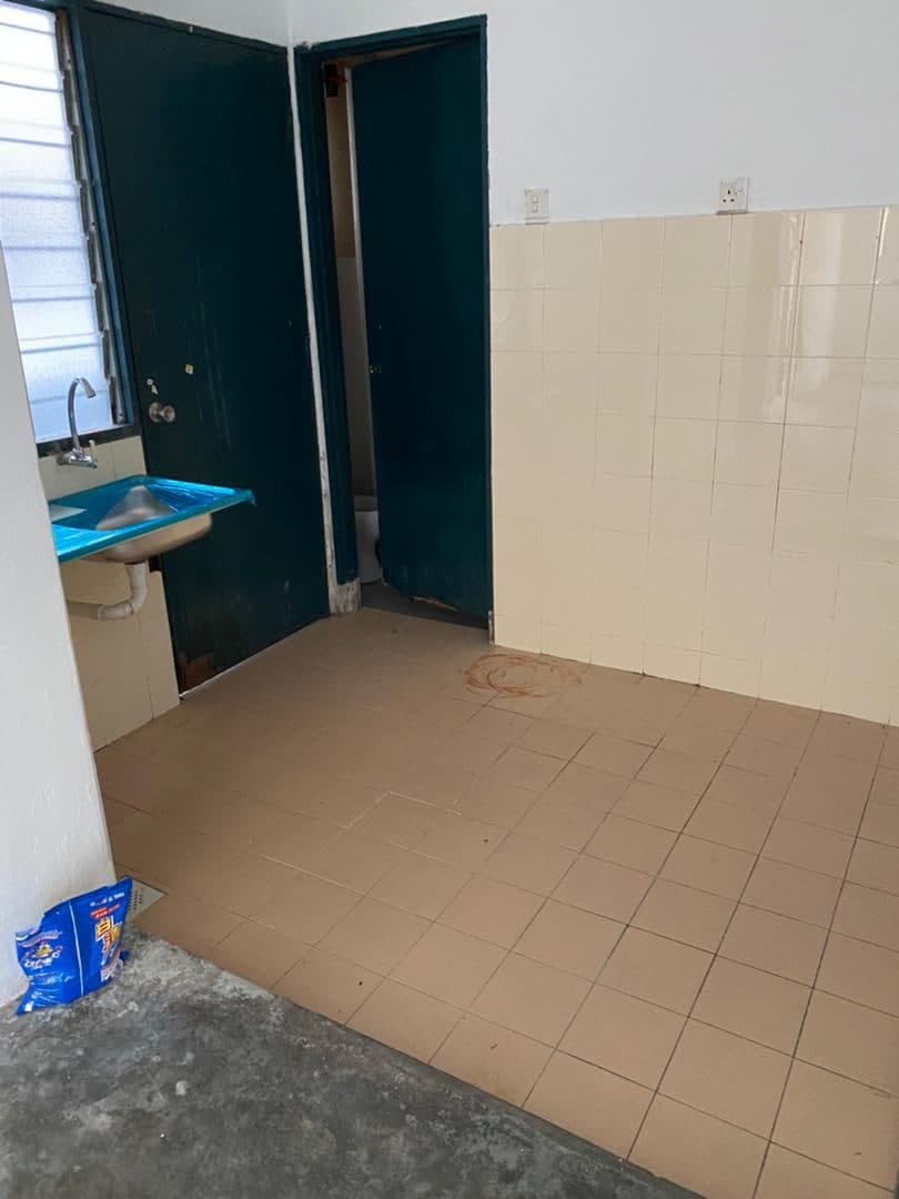 PANGSAPURI BLOK L TAMAN KAJANG UTAMA FASA 8 - photo 4