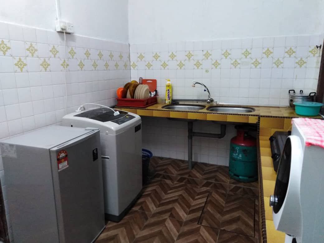 Single Storey Terrace Taman Sri Serdang, Serdang - photo 5
