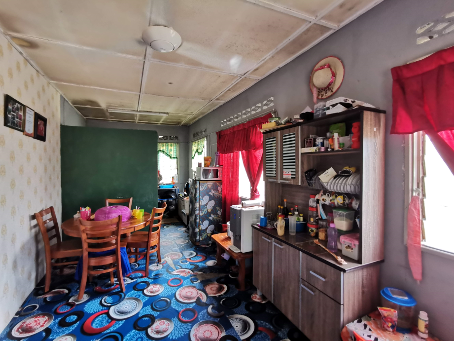 Banglo Setingkat Kg Felda LBJ, Labu Seremban - photo 11