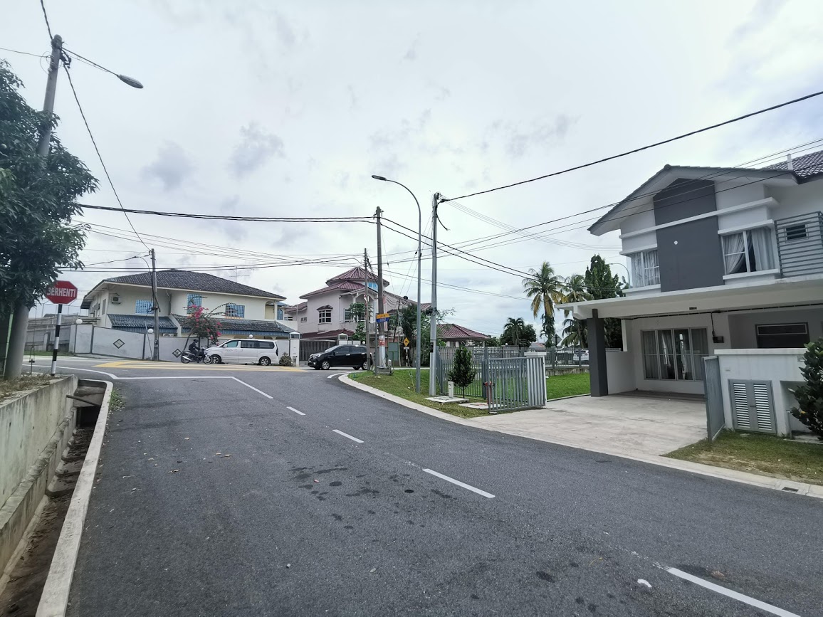 Partly Furnished Corner Terrace Batu Pahat Johor - photo 2