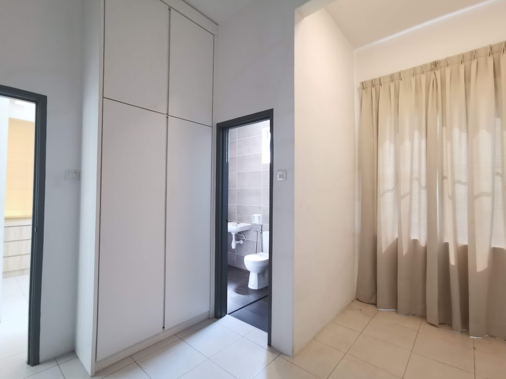 Partly Furnished Corner Terrace Batu Pahat Johor - photo 12
