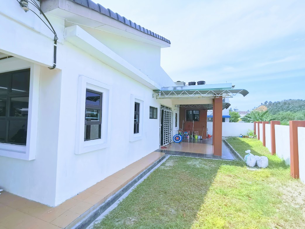 Seremban Taman Nusa Intan Corner Lot Teres - photo 2