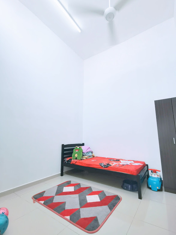 Seremban Taman Nusa Intan Corner Lot Teres - photo 11