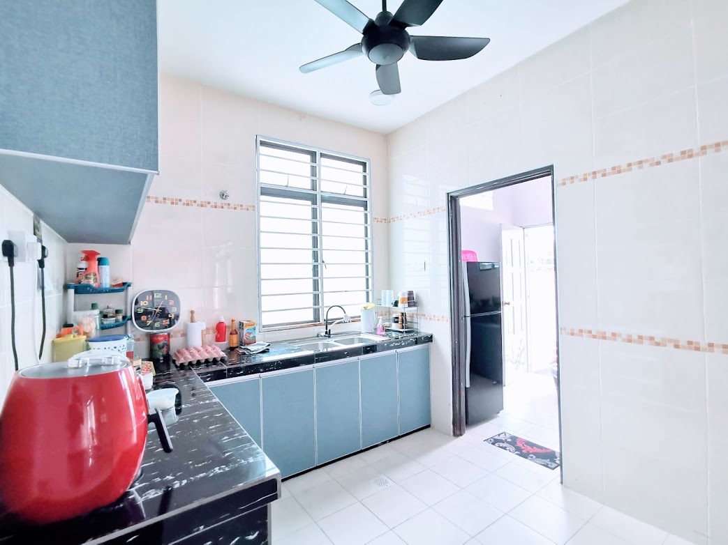 Seremban Taman Nusa Intan Corner Lot Teres - photo 13