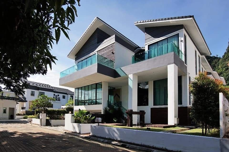 Fully Furnished 3 Storey Bungalow With Home Lift - photo 1