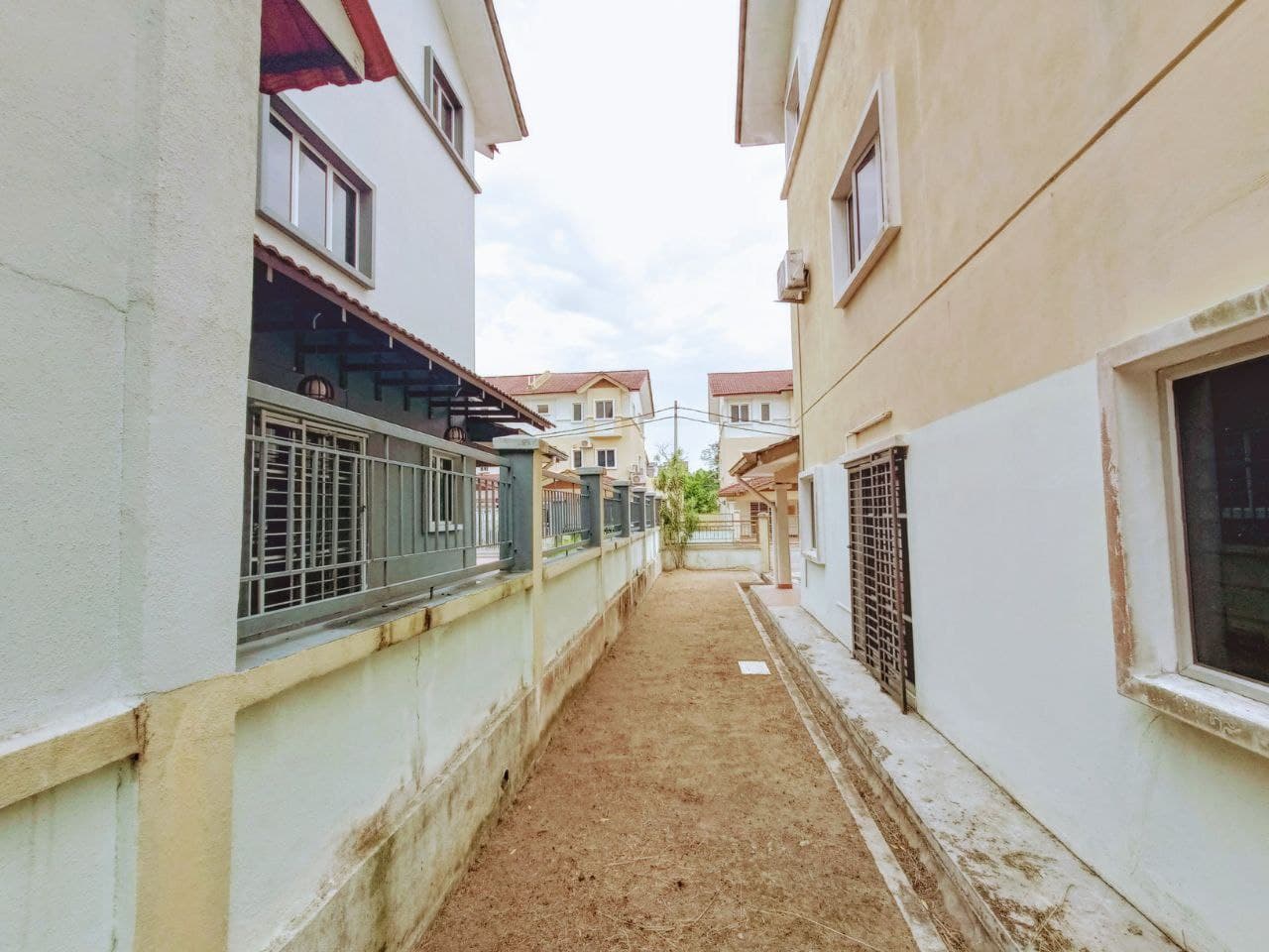 Taman Anggerik Emas, Kajang - photo 11