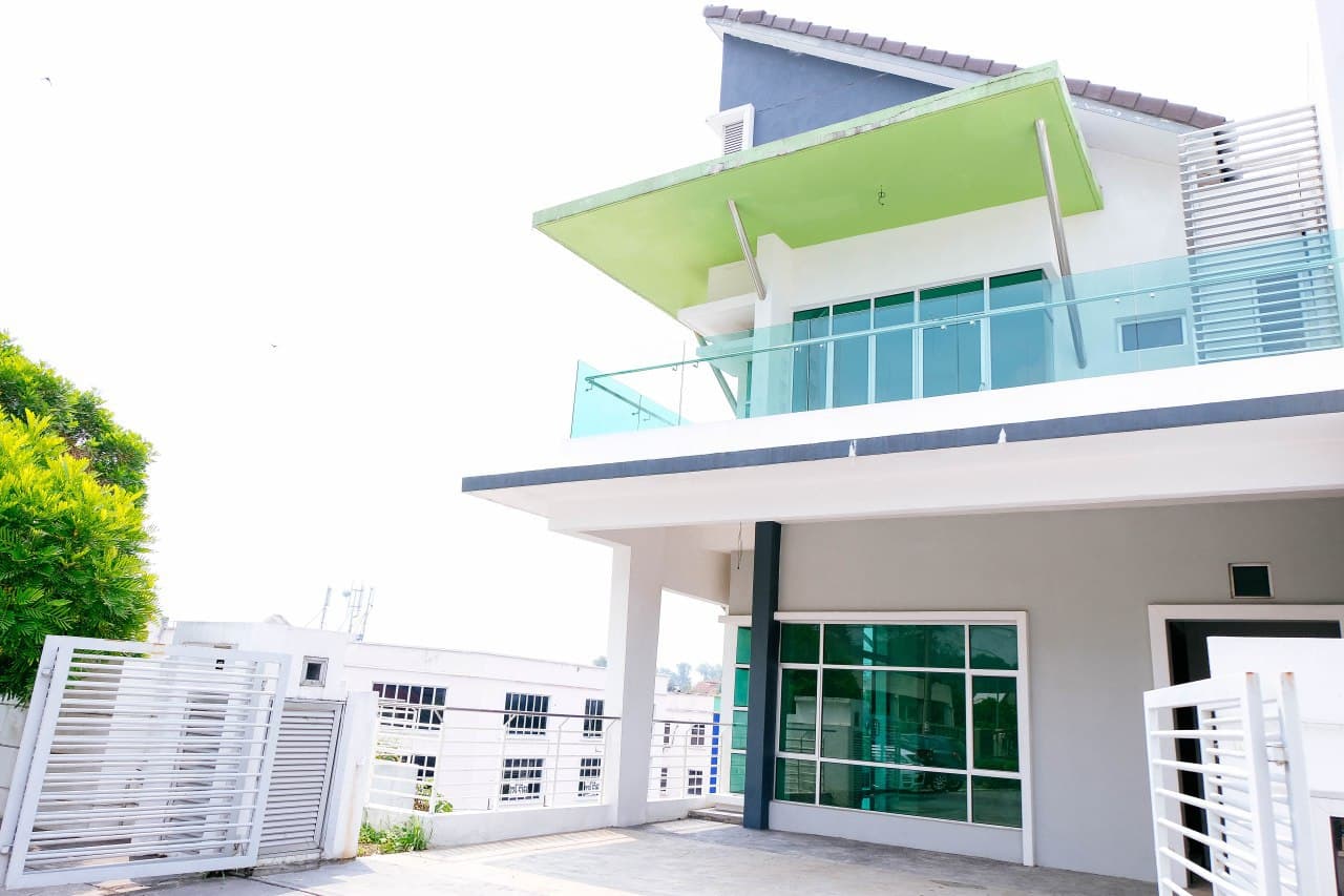 Corner Lot Semi-D 3 Storey Tmn Damai Mewah Kajang