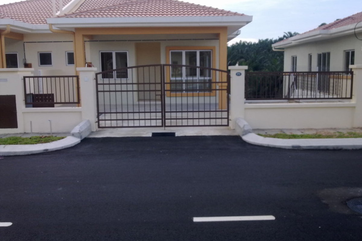 RENOVATED BUMI Single Storey  Pinggiran Pelangi