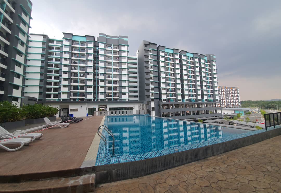 MRT KOMUTER Condominium Residensi Zamrud Kajang