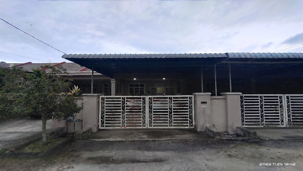 teres setingkat Kemasek (Tepi Mesra Mall) - photo 3