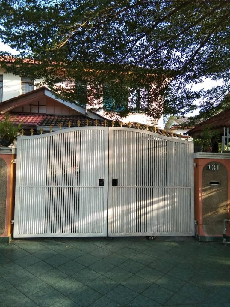 Double Storey Corner Lot Taman Puchong Indah